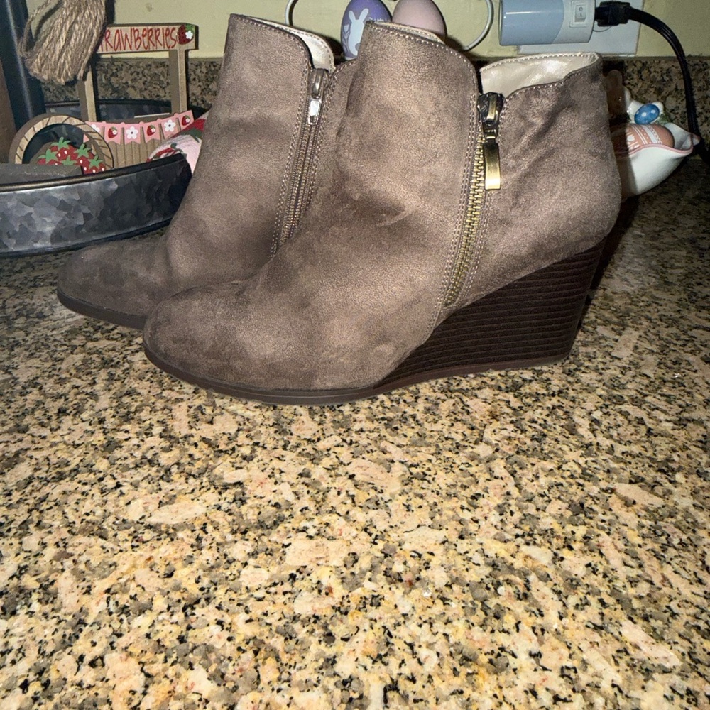 Style & Co Brown Suede Wedge Ankle Booties – Size 7 – Side Zip - Picture 5 of 7